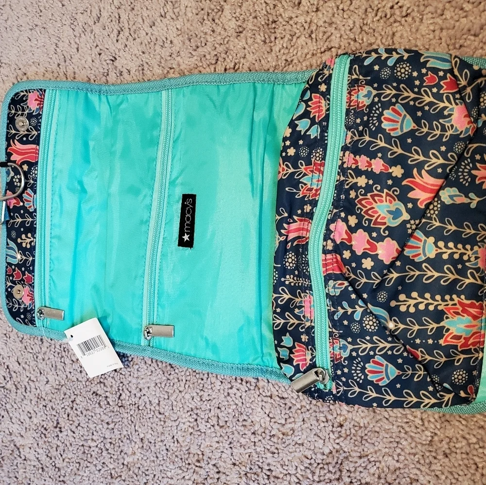 Macy's Floral Women's Hanging Travel Tolietry Bag New With Tag